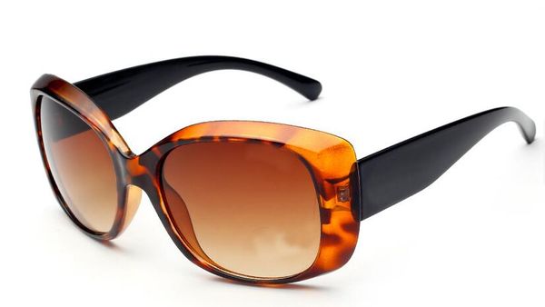 2019 novel goggle outdoor brands designer eyewear sunglasses lady women black shades fashion retro with original zipper case 9925, White;black
2019 novel goggle outdoor brands designer eyewear sunglasses lady women black shades fashion retro with original zipper case 9925, White;black