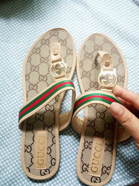 new sandals fashion ggbrand famous thong flip flops women summer shoes beach sandals leather, Black
new sandals fashion ggbrand famous thong flip flops women summer shoes beach sandals leather, Black