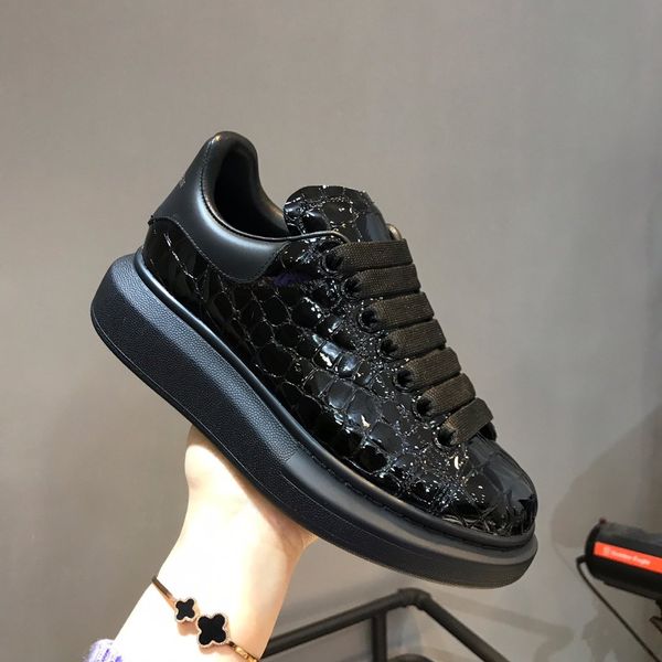 fashion platform men's and women shoes wild vintage luxury high-white shoes graffiti sneakers leather trend personalized printing 04, Black
fashion platform men's and women shoes wild vintage luxury high-white shoes graffiti sneakers leather trend personalized printing 04, Black