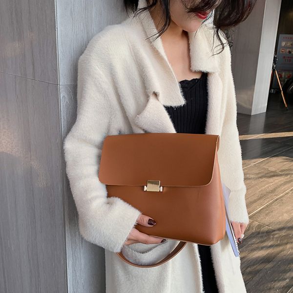 multifunction women's handbag large capacity single shoulder bag pu leather travel crossbody bag with wide strap
multifunction women's handbag large capacity single shoulder bag pu leather travel crossbody bag with wide strap