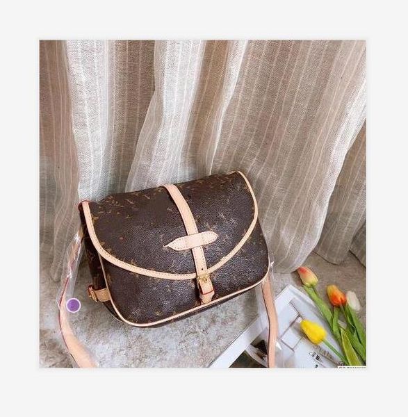 female blasting crack mom small sweet wind ling, chain gold-plating gradient aslant packages in single shoulder bag
female blasting crack mom small sweet wind ling, chain gold-plating gradient aslant packages in single shoulder bag