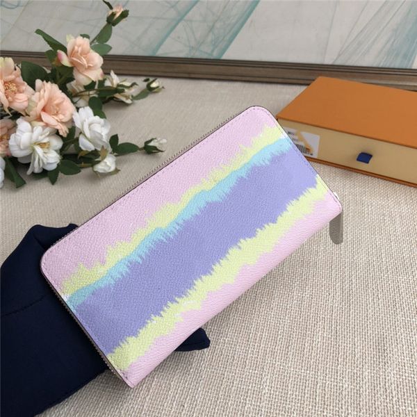 fashion single zipper men women leather wallet ltie dye latest ady ladies long purse with orange box card 3 colors, Red;black
fashion single zipper men women leather wallet ltie dye latest ady ladies long purse with orange box card 3 colors, Red;black