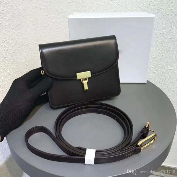 new european classic luxury style shoulder bag small princess solid noble temperament leather production paris supermodel catwalk show
new european classic luxury style shoulder bag small princess solid noble temperament leather production paris supermodel catwalk show