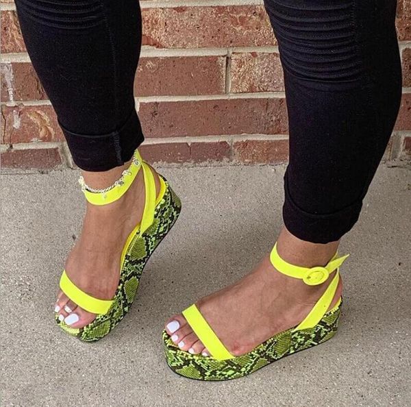 roman print sandals outdoor wild slippers spring/summer 2020 women retro color snake pattern word with women shoes thick bottom, Black
roman print sandals outdoor wild slippers spring/summer 2020 women retro color snake pattern word with women shoes thick bottom, Black
