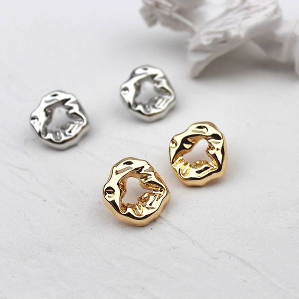 twisted hollow irregular round metal oval geometric stud earring 2020 new trendy exaggerate alloy stud earring for women, Silver
twisted hollow irregular round metal oval geometric stud earring 2020 new trendy exaggerate alloy stud earring for women, Silver