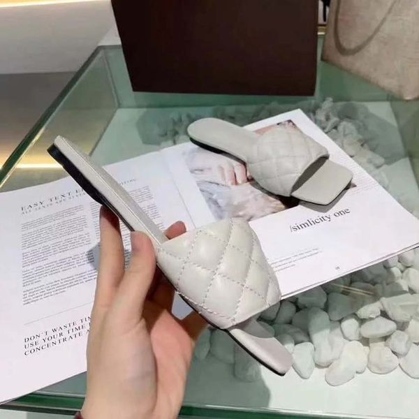 with box sneaker casual shoes trainers snow boots sports shoes trainers shoes for woman by bag07 b1654
with box sneaker casual shoes trainers snow boots sports shoes trainers shoes for woman by bag07 b1654