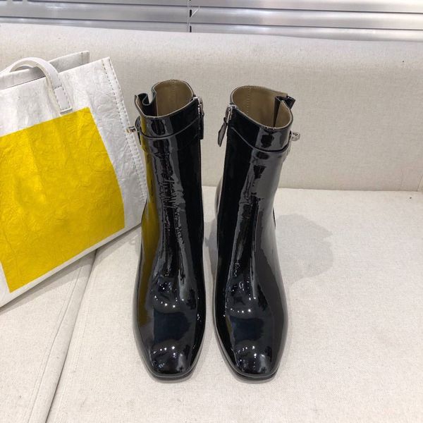 2019 fashion luxury designer shoes for women ankle boots high heels boots genuine leather ladies winter warm shoes for shipping, Black
2019 fashion luxury designer shoes for women ankle boots high heels boots genuine leather ladies winter warm shoes for shipping, Black