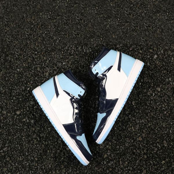 2019 1 og retro high basketball shoes 1s luxury unc patent obsidian/blue chill-white cd0461-401 36-46 with box
2019 1 og retro high basketball shoes 1s luxury unc patent obsidian/blue chill-white cd0461-401 36-46 with box