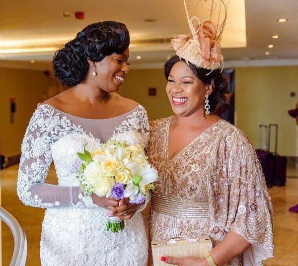 sheer lace plus size wedding dresses 2018 plunging v neck a line new long sleeves bridal gowns vestido de novia country wedding gowns, White
sheer lace plus size wedding dresses 2018 plunging v neck a line new long sleeves bridal gowns vestido de novia country wedding gowns, White