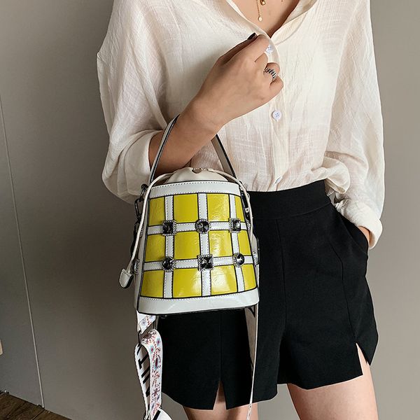 woman hand bag messenger bags handbag women's bag 2020 trend contrast color wide shoulder belt bucket diamond versatile
woman hand bag messenger bags handbag women's bag 2020 trend contrast color wide shoulder belt bucket diamond versatile