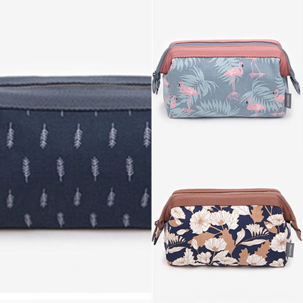 hipster stereo large cosmetic cosmetic capacity waterproof travel wash steel frame bag color makeup bag
hipster stereo large cosmetic cosmetic capacity waterproof travel wash steel frame bag color makeup bag