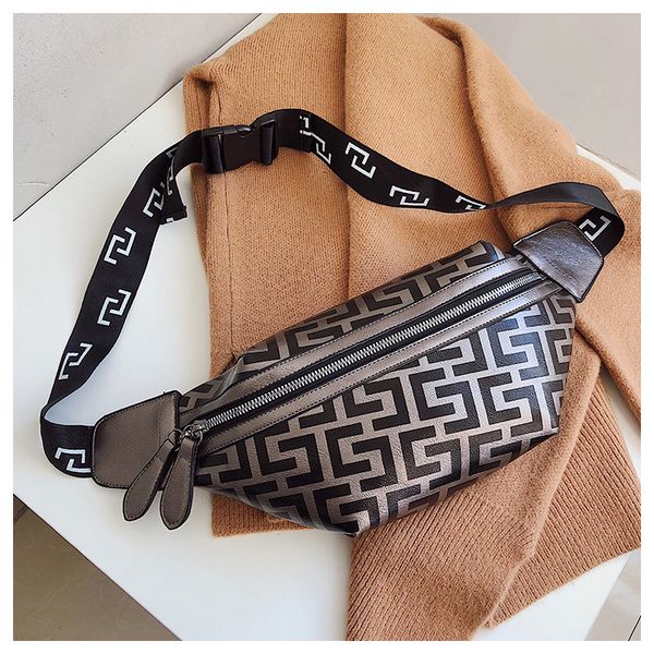 2019 new waterproof men waist bags girls travelling chest bags stripe double zipper waist packs for women designer belt bag
2019 new waterproof men waist bags girls travelling chest bags stripe double zipper waist packs for women designer belt bag