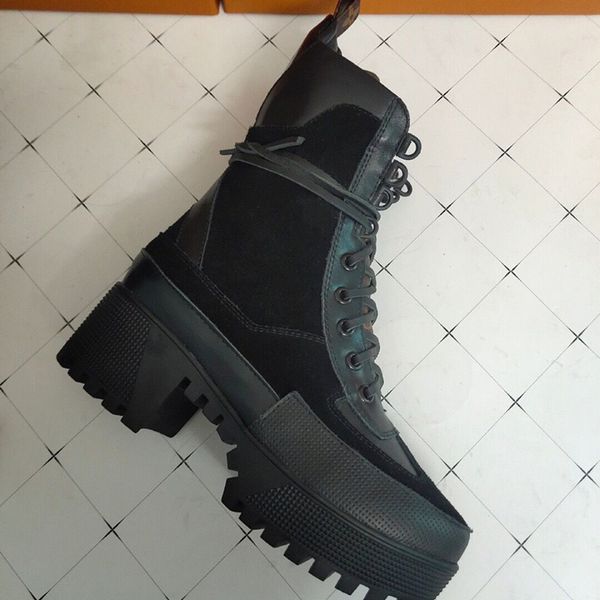2019 new european women's boots thick high-heeled front lace-up short tube printing color-matching martin boots factory direct sales, Black
2019 new european women's boots thick high-heeled front lace-up short tube printing color-matching martin boots factory direct sales, Black