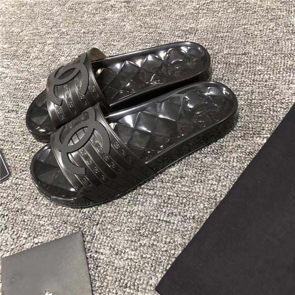 new t87 latest leather jelly slides slippers fashion men women sandals slippers brand sneakers fashion casual shoes, Blue;gray
new t87 latest leather jelly slides slippers fashion men women sandals slippers brand sneakers fashion casual shoes, Blue;gray