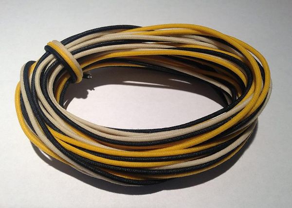 30 feet (10-white / 10-black / 10-yellow) gavitt fabric pre-dyed 7-strand push back 22-watt retro style guitar cord
30 feet (10-white / 10-black / 10-yellow) gavitt fabric pre-dyed 7-strand push back 22-watt retro style guitar cord