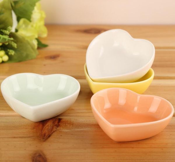 ceramic pot seasoning dish ceramic heart-shaped dish kitchen multi-purpose dish 
ceramic pot seasoning dish ceramic heart-shaped dish kitchen multi-purpose dish