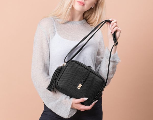 2020 new small shoulder bag for women messenger bags ladies retro pu leather handbag purse with tassels female crossbody bag
2020 new small shoulder bag for women messenger bags ladies retro pu leather handbag purse with tassels female crossbody bag
