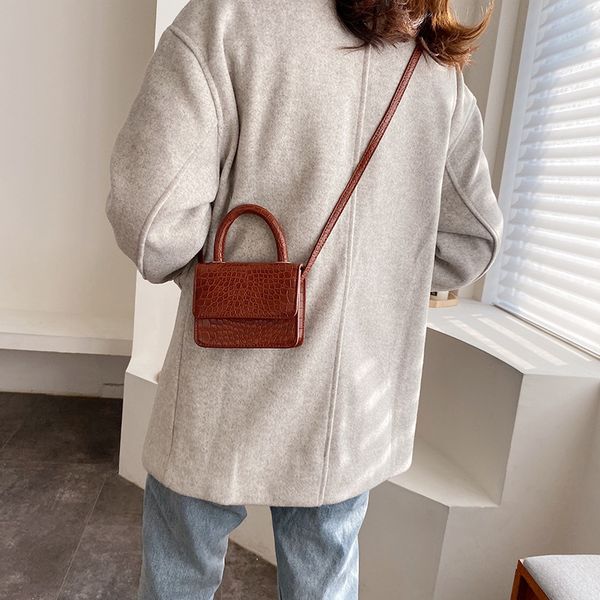 2020 new shoulder bag women's casual fashion korean retro patent leather crocodile pattern small square bag
2020 new shoulder bag women's casual fashion korean retro patent leather crocodile pattern small square bag