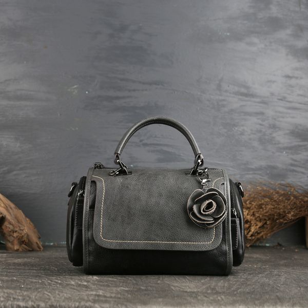 2019 new women's handbag leather fashion retro original single head layer leather shoulder messenger bag fashion
2019 new women's handbag leather fashion retro original single head layer leather shoulder messenger bag fashion