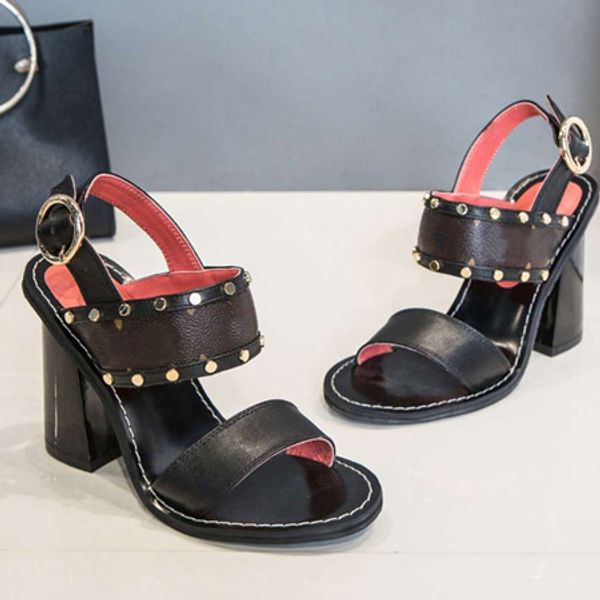 woman slippers sandals designer shoes high heel sandals flip flops fashion sandals with box size:35-40 l1808, Black
woman slippers sandals designer shoes high heel sandals flip flops fashion sandals with box size:35-40 l1808, Black