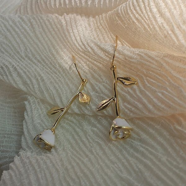 retro metal romantic style roses earrings korean temperament wild aesthetic exquisite flowers earrings ear clip female, Silver
retro metal romantic style roses earrings korean temperament wild aesthetic exquisite flowers earrings ear clip female, Silver