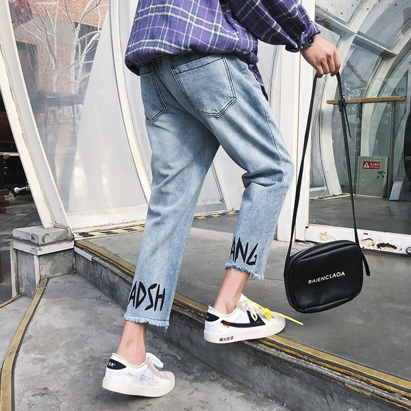 2019 men's casual pants loose letter printing blue color cowboy pants baggy jeans wash male denim trousers big size -3xl
2019 men's casual pants loose letter printing blue color cowboy pants baggy jeans wash male denim trousers big size -3xl