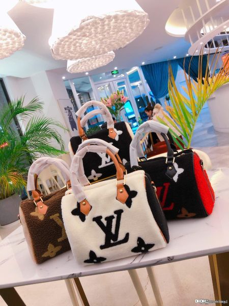 2019 бренд моды роскошь дизайнерских сумок женщины сумки кошельки из натуральной кожи кроссбодите сумку новых женщин прибытия бумажник горяч
2019 бренд моды роскошь дизайнерских сумок женщины сумки кошельки из натуральной кожи кроссбодите сумку новых женщин прибытия бумажник горяч