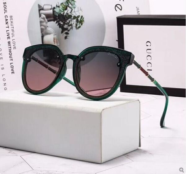 2020 fashion sunglasses classic retro pilot frame glass lens uv400 protection eyewear with leather case 6, White;black 
2020 fashion sunglasses classic retro pilot frame glass lens uv400 protection eyewear with leather case 6, White;black