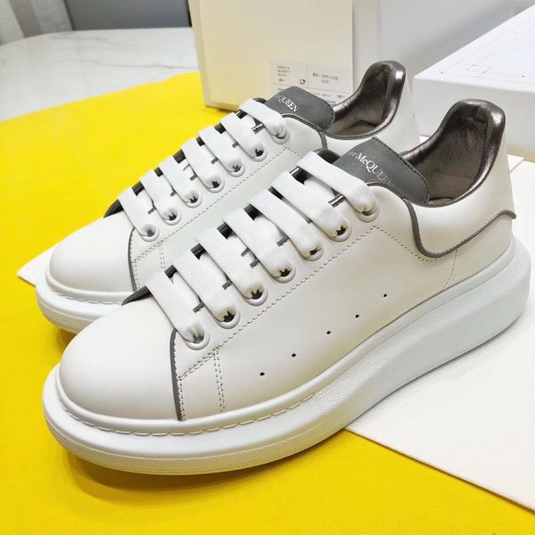 2020 fashion luxury men's and women's sports shoes leather platform casual shoes retro shoes size 35-45dlh spot free
2020 fashion luxury men's and women's sports shoes leather platform casual shoes retro shoes size 35-45dlh spot free