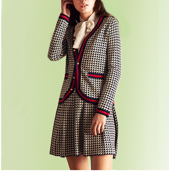 women 2020 long sleeve autumn fashion single button knit cardigan jacket + mini skirts two pieces sets plaid pattern knit skirt suits, White
women 2020 long sleeve autumn fashion single button knit cardigan jacket + mini skirts two pieces sets plaid pattern knit skirt suits, White