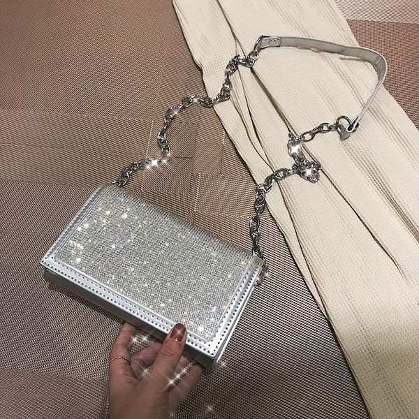 silver satin women shoulder bags personalized chain shiny diamonds female crossbody bags flap lady purses lady totes
silver satin women shoulder bags personalized chain shiny diamonds female crossbody bags flap lady purses lady totes