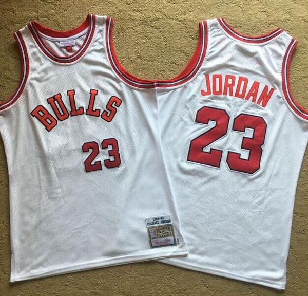 men's basketball chicago bulls 23 michael jd white 1984-85 hardwoods classics retro jersey, Black;red
men's basketball chicago bulls 23 michael jd white 1984-85 hardwoods classics retro jersey, Black;red