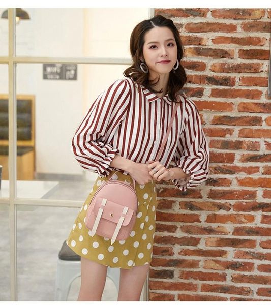 2020 new korean version of the shoulder bag women's casual fashion small school bag ladies decorative small
2020 new korean version of the shoulder bag women's casual fashion small school bag ladies decorative small