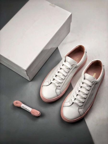 2020 fashion wild italy designer common projects by women black white low men womens genuine leather casual shoe
2020 fashion wild italy designer common projects by women black white low men womens genuine leather casual shoe