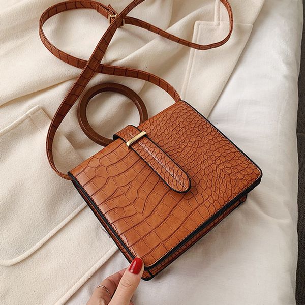женский tote crossbody сумки для женщин 2020 кожаные сумки слинг мешком главная женская рука плечо сумка
женский tote crossbody сумки для женщин 2020 кожаные сумки слинг мешком главная женская рука плечо сумка