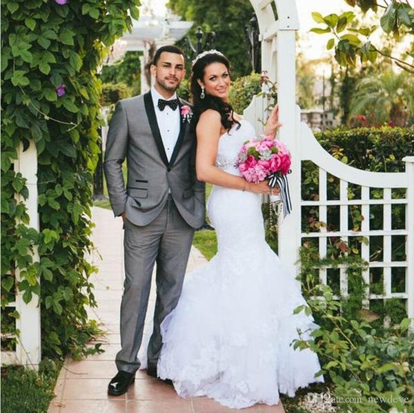 latest slim fit wedding tuxedos one button shawl lapel two piece groom wear custom made groomsman man's formal prom wear, Black;gray
latest slim fit wedding tuxedos one button shawl lapel two piece groom wear custom made groomsman man's formal prom wear, Black;gray
