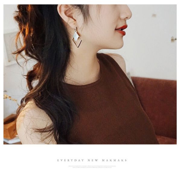 натуральная белая раковина квадратные серьги серьги женский простой темперамент ретро геометрические серьги оптом бесплатная доставка, Silver
натуральная белая раковина квадратные серьги серьги женский простой темперамент ретро геометрические серьги оптом бесплатная доставка, Silver