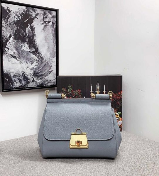 sky blue genuine leather handbags women chain bag luxury designer woman handbag fashion 100% cowhide shoulder bag
sky blue genuine leather handbags women chain bag luxury designer woman handbag fashion 100% cowhide shoulder bag