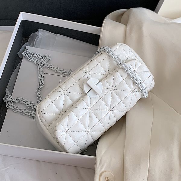 embroidery thread chain pu leather crossbody bags for women 2020 fashion shoulder handbags female travel cross body bag
embroidery thread chain pu leather crossbody bags for women 2020 fashion shoulder handbags female travel cross body bag