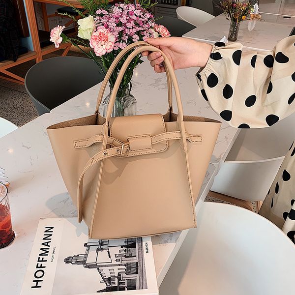 new style style fashion simple street snap joint wings bag hand shoulder cross-body women's bag
new style style fashion simple street snap joint wings bag hand shoulder cross-body women's bag
