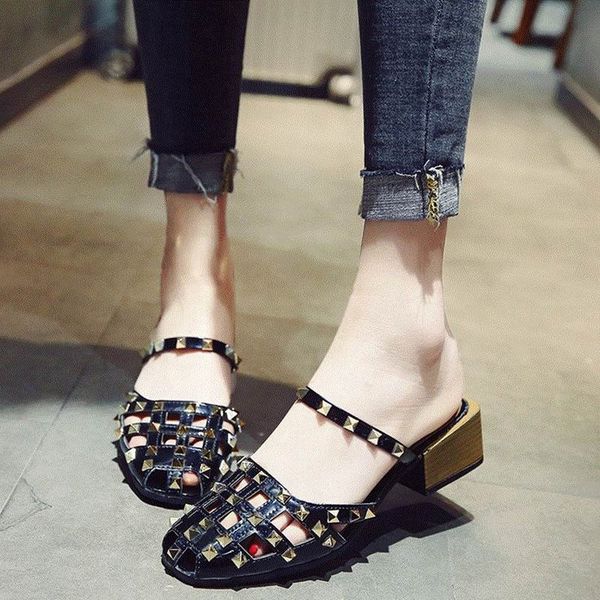 2019 summer new rivet with slippers fashion wild mature wearing pu upper sandals and slippers, Black
2019 summer new rivet with slippers fashion wild mature wearing pu upper sandals and slippers, Black