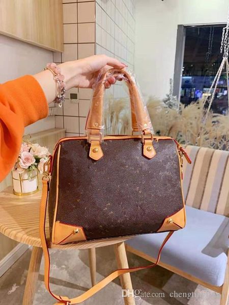 brand new leather in europe and the fashion design portable presbyopic pack his bags totes womens handbags purses package
brand new leather in europe and the fashion design portable presbyopic pack his bags totes womens handbags purses package