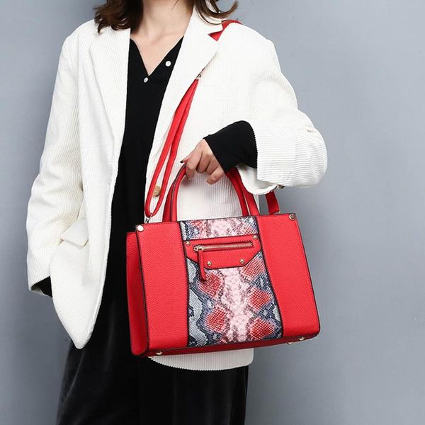 women casual shoulder bags large capacity simple leather wild shoulder bag messenger bag vintage printing serpentine handbags
women casual shoulder bags large capacity simple leather wild shoulder bag messenger bag vintage printing serpentine handbags
