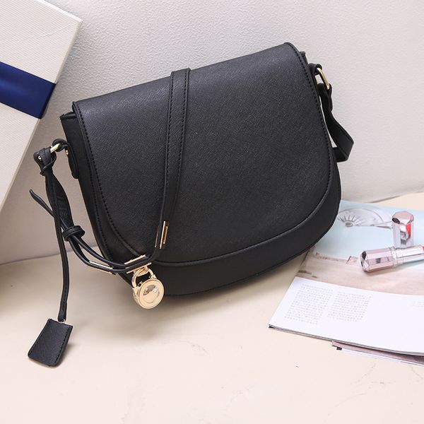 2020 famous womens handbag new letter shoulder bag genuine leather messenger bag new saddle bag
2020 famous womens handbag new letter shoulder bag genuine leather messenger bag new saddle bag