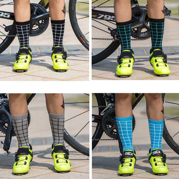 mtb mountain bike socks professional cycling equipment men women protect feet lattice pattern breathable running bike socks, Black
mtb mountain bike socks professional cycling equipment men women protect feet lattice pattern breathable running bike socks, Black