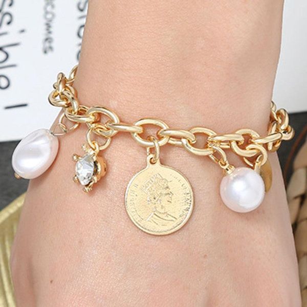 charm bracelets open bracelets personality wild beauty head bracelet female charm bracelets accessories jewelry europe and america, Golden;silver
charm bracelets open bracelets personality wild beauty head bracelet female charm bracelets accessories jewelry europe and america, Golden;silver