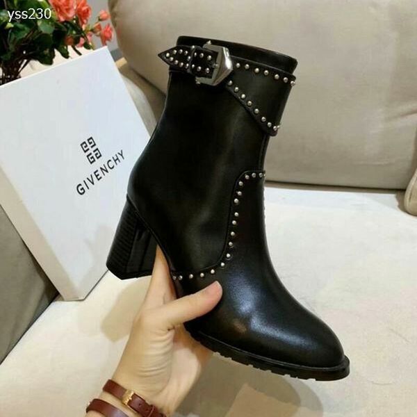 high-end korean version of autumn 2019 new short boots female thick with rivet boots custom zip nude boots martin boot, Black
high-end korean version of autumn 2019 new short boots female thick with rivet boots custom zip nude boots martin boot, Black