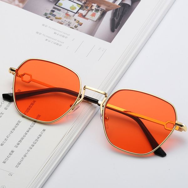 2019 vintage metal square sunglasses woman men outdoor current glasses clear lens sunglasses sunscreen punk sun glasses fml, White;black
2019 vintage metal square sunglasses woman men outdoor current glasses clear lens sunglasses sunscreen punk sun glasses fml, White;black