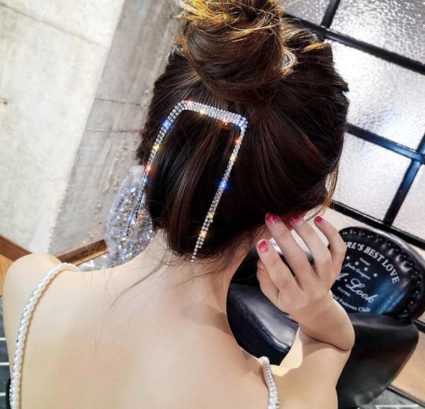 3pcs 2019 new wedding hair accessories clear crystal tassels hair clip rhinestones shinny women hairpin gifts, Golden;silver
3pcs 2019 new wedding hair accessories clear crystal tassels hair clip rhinestones shinny women hairpin gifts, Golden;silver