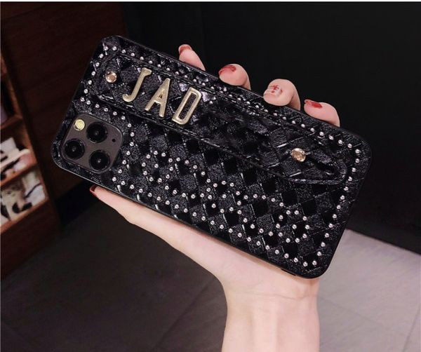 2020 new arrival phone case for iphone 11/11pro/11promax xr xsmax x/xs wristband phone case luxury back cover case with letter 2 colors
2020 new arrival phone case for iphone 11/11pro/11promax xr xsmax x/xs wristband phone case luxury back cover case with letter 2 colors